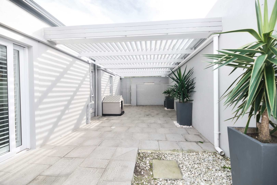 4 Bedroom Property for Sale in Hemel en Aarde Estate Western Cape